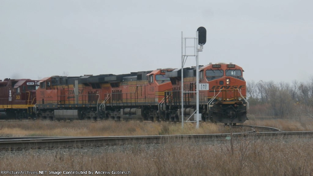 BNSF 6945, 4189 + 7266